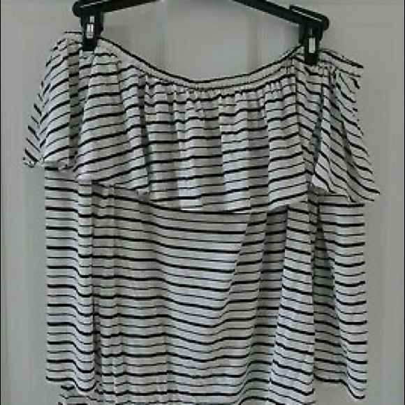 American Eagle Outfitters Tops - Women’s Off The Shoulder Top